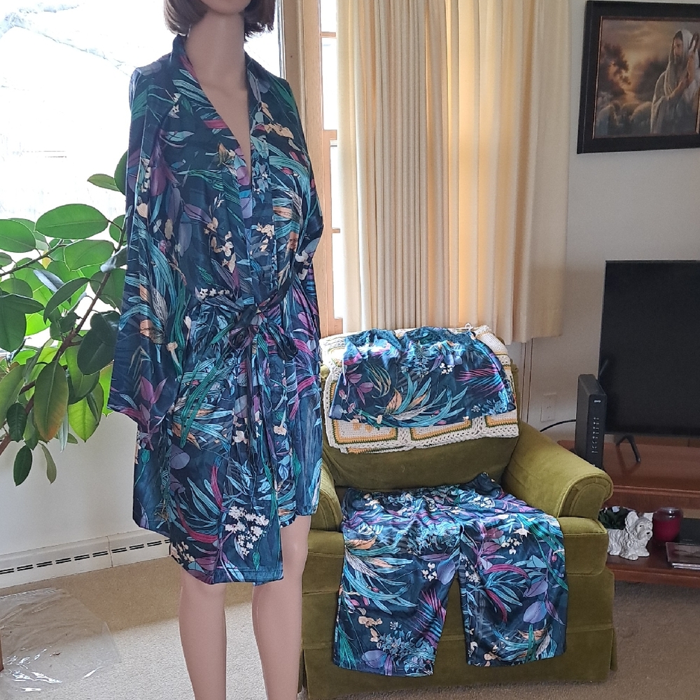 Linea Donatella Floral Robe and Pajama Set 100% Polyester